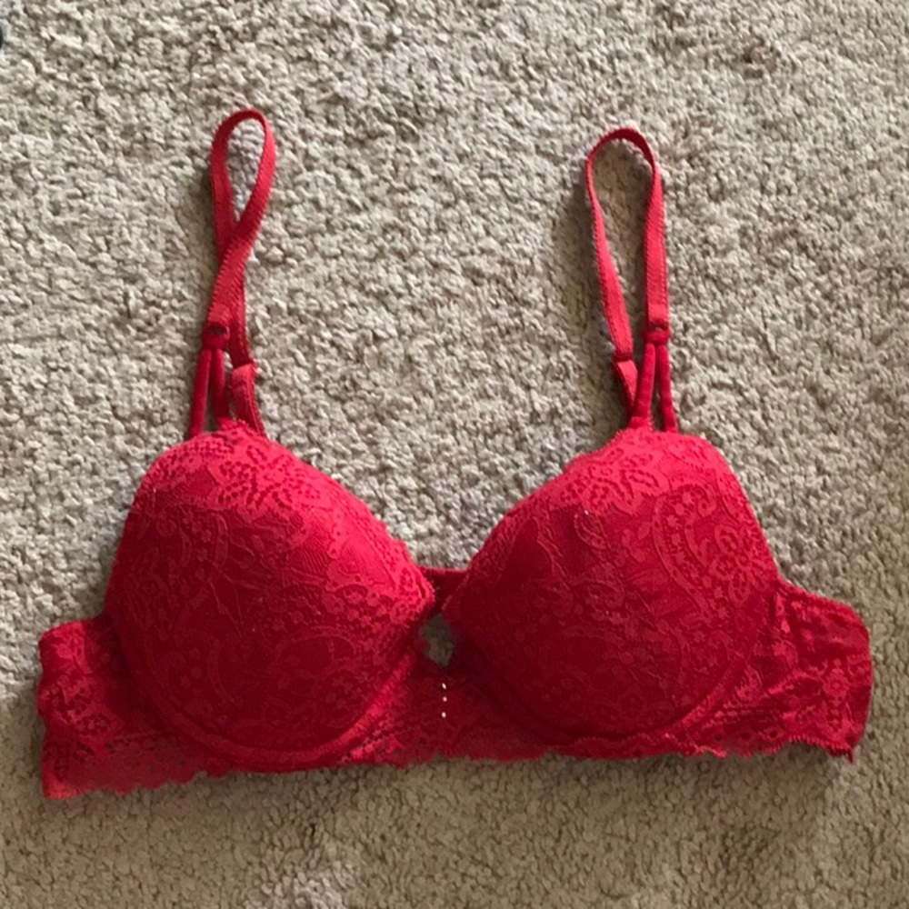 ON GOSSAMER Push Up Bra. Size 34A